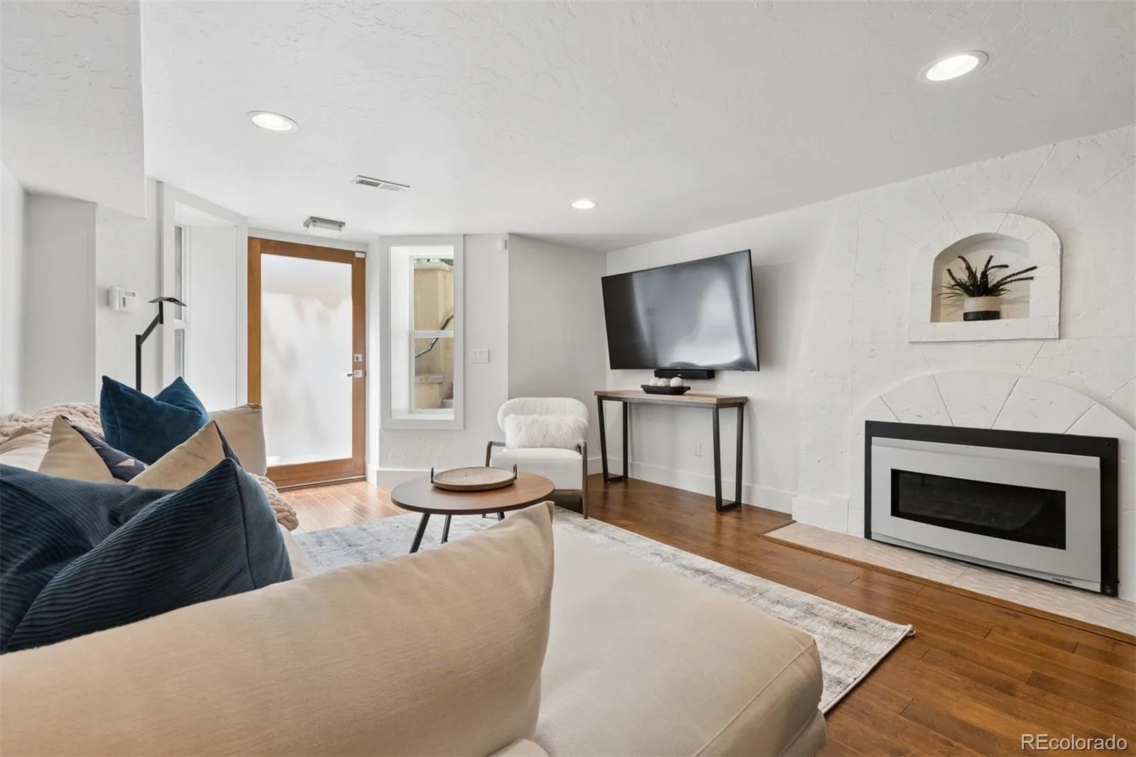4301 E 6th Avenue Parkway Denver CO 80220 | MLS #REC2528783 08052026174400 1600 37