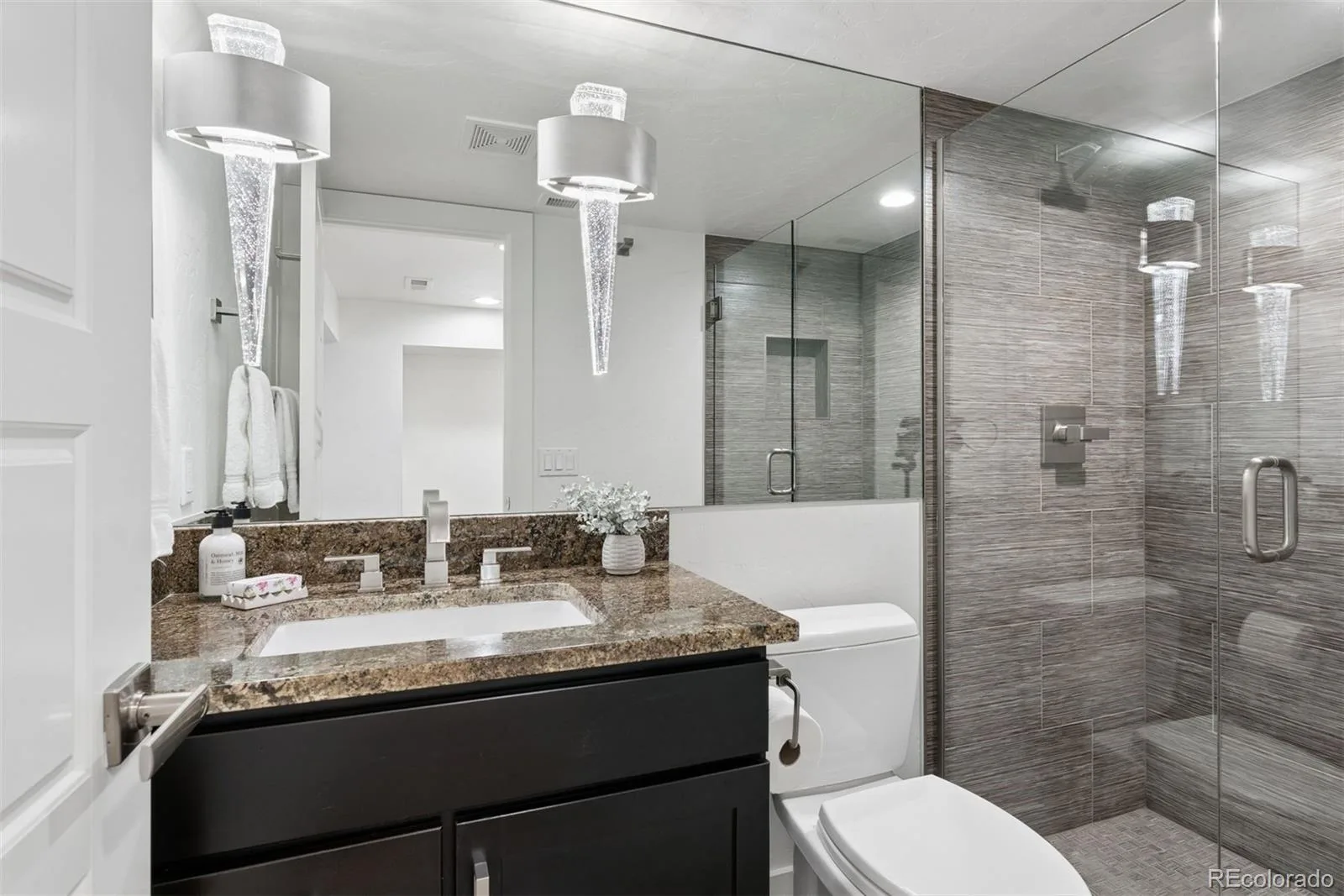 4301 E 6th Avenue Parkway Denver CO 80220 | MLS #REC2528783 08052026174400 1600 42