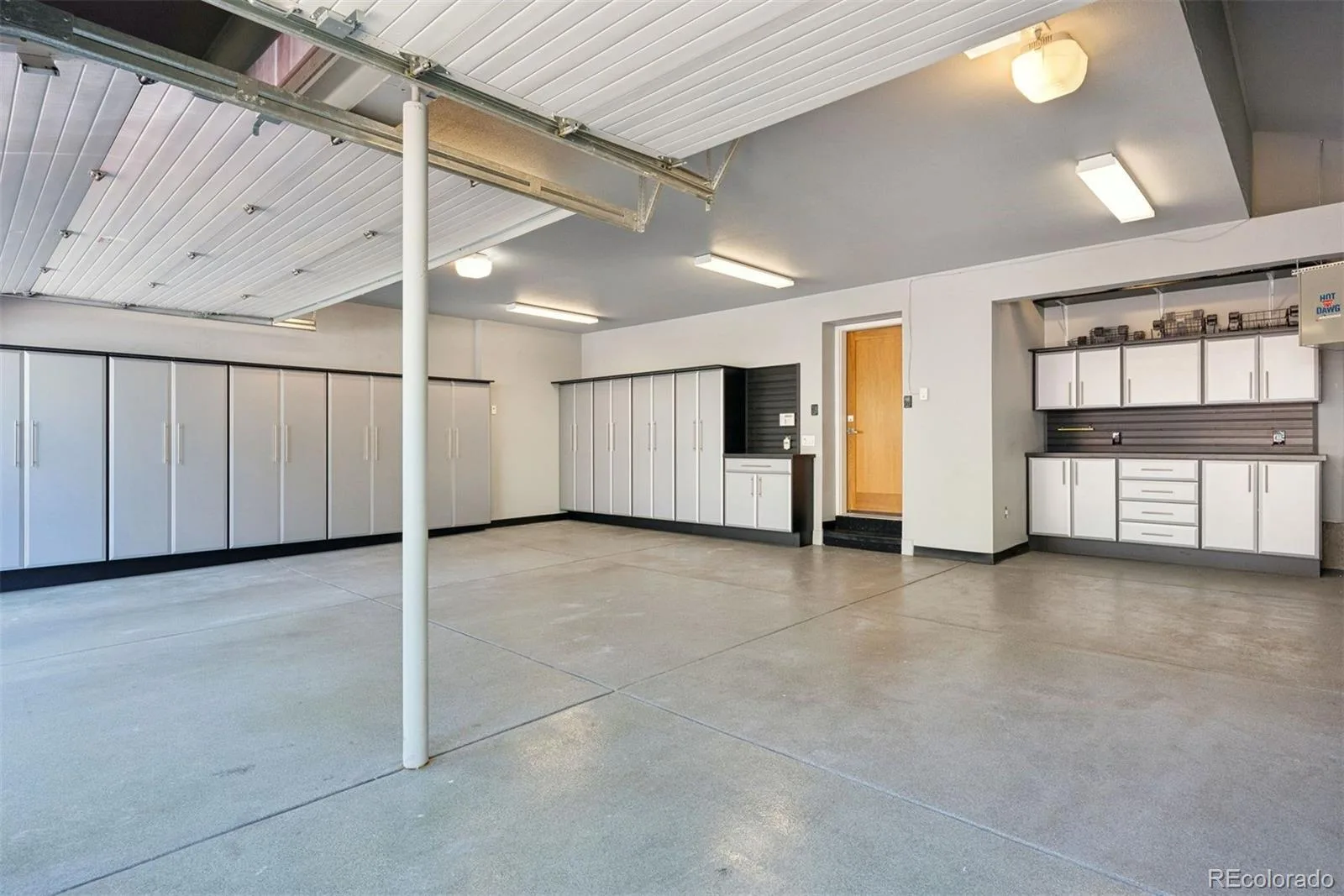 4301 E 6th Avenue Parkway Denver CO 80220 | MLS #REC2528783 08052026174400 1600 48