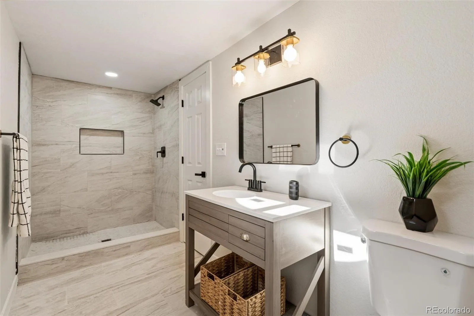 279 S Revere Street Aurora CO 80012 MLS #REC2529204 06142026140728 1600 21