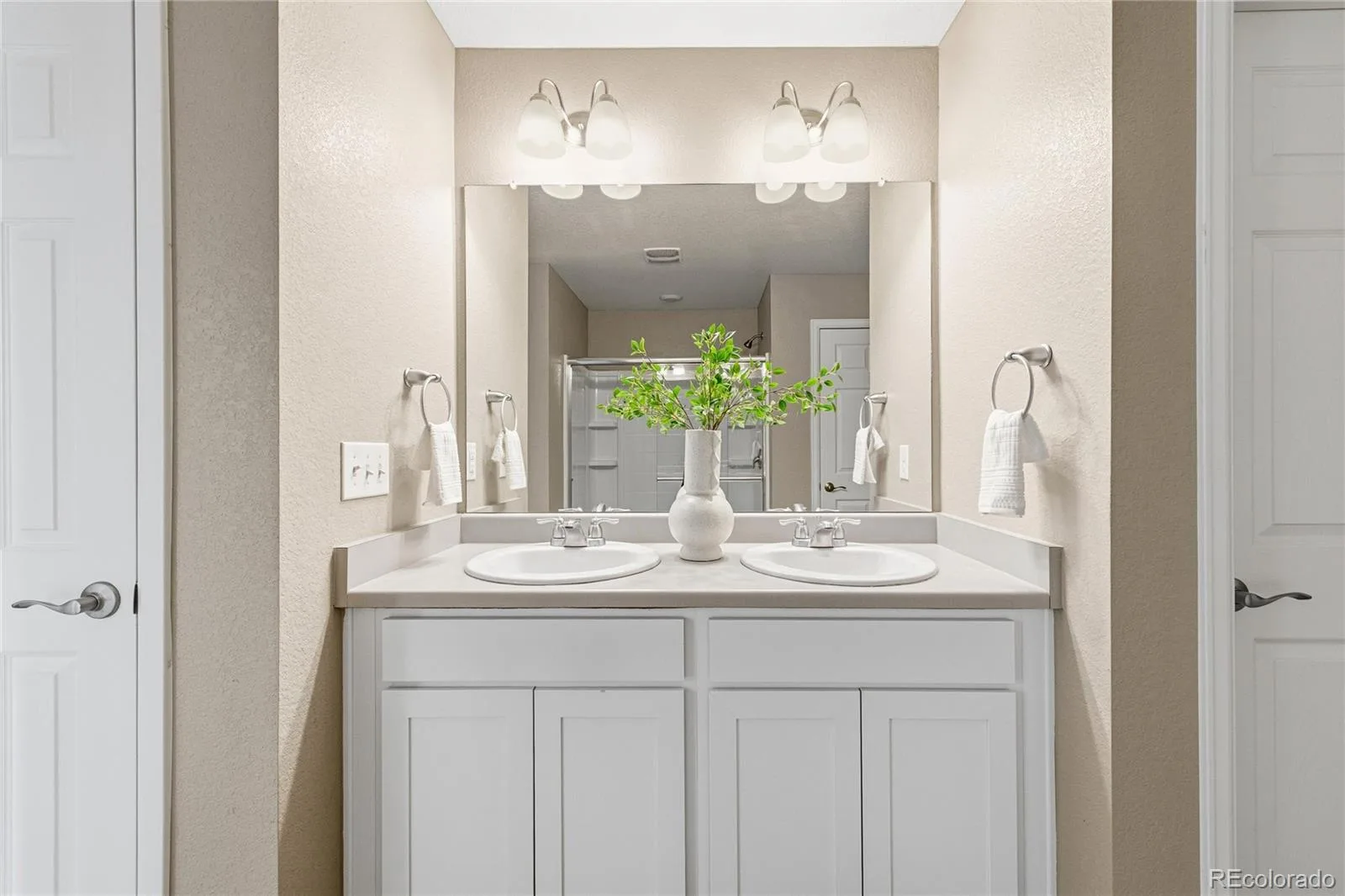 4482 S Ukraine Court Aurora CO 80015 MLS #REC2530299 06132026213926 1600 25