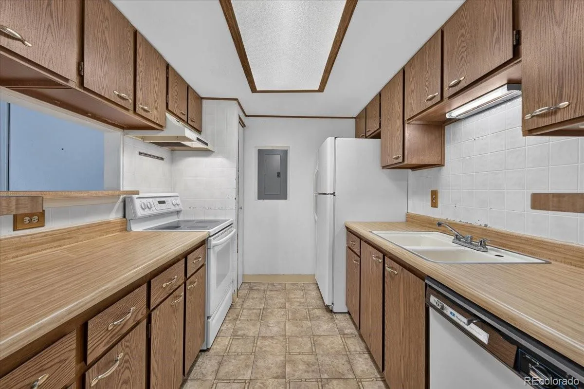18021 E Kentucky Avenue #204 Aurora CO 80017 | MLS #REC2531287 08132026182003 1200 15