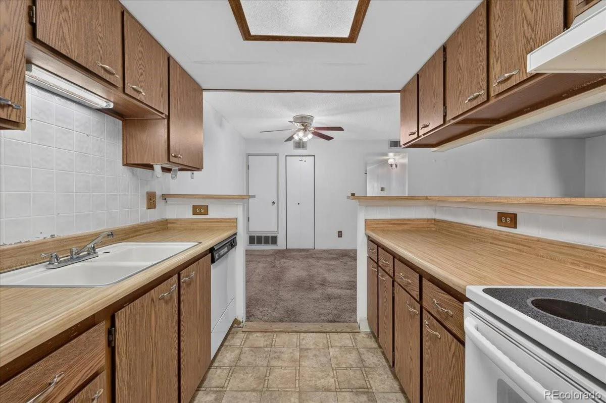 18021 E Kentucky Avenue #204 Aurora CO 80017 | MLS #REC2531287 08132026182003 1200 17