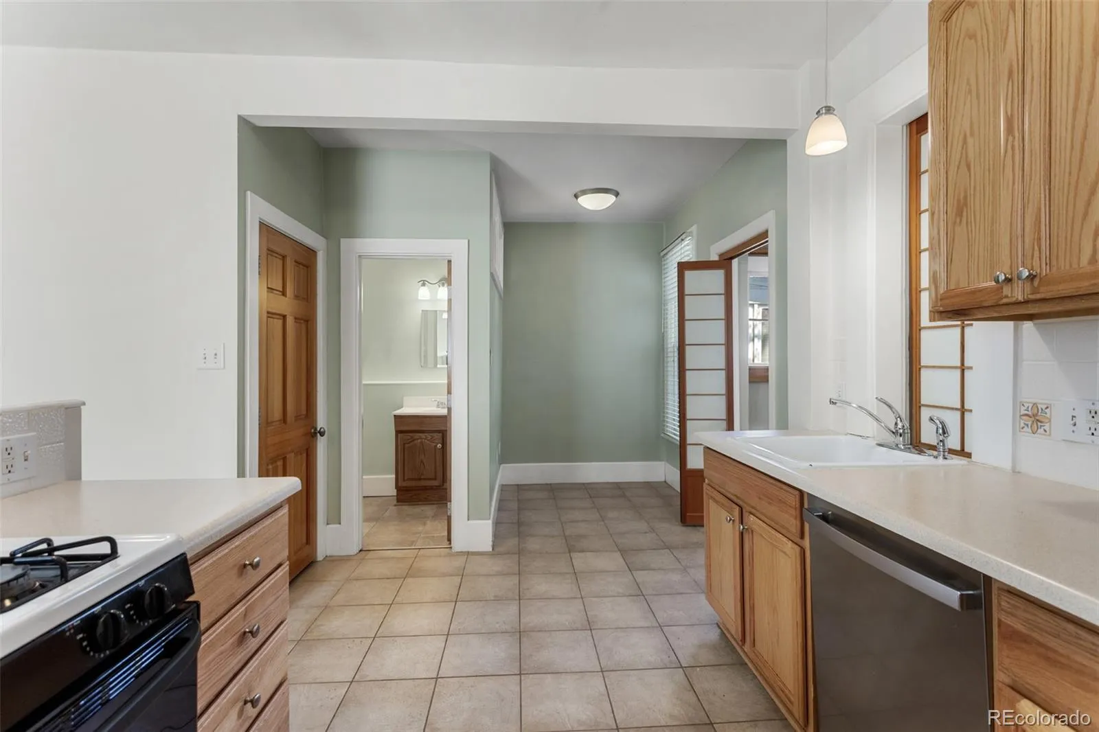 914 E Iowa Avenue Denver CO 80210 MLS #REC2531554 04242026185607 1600 13
