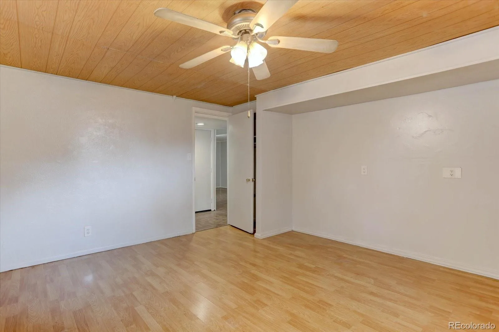 1805 S Ammons Street Denver CO 80232 | MLS #REC2533962 08112026165241 1600 32