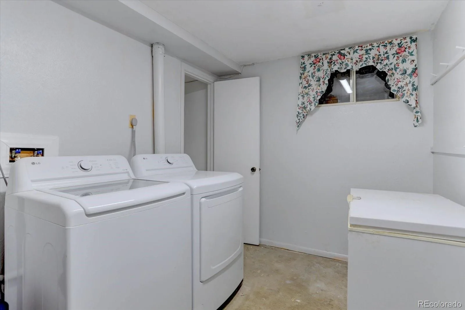 1805 S Ammons Street Denver CO 80232 | MLS #REC2533962 08112026165241 1600 38