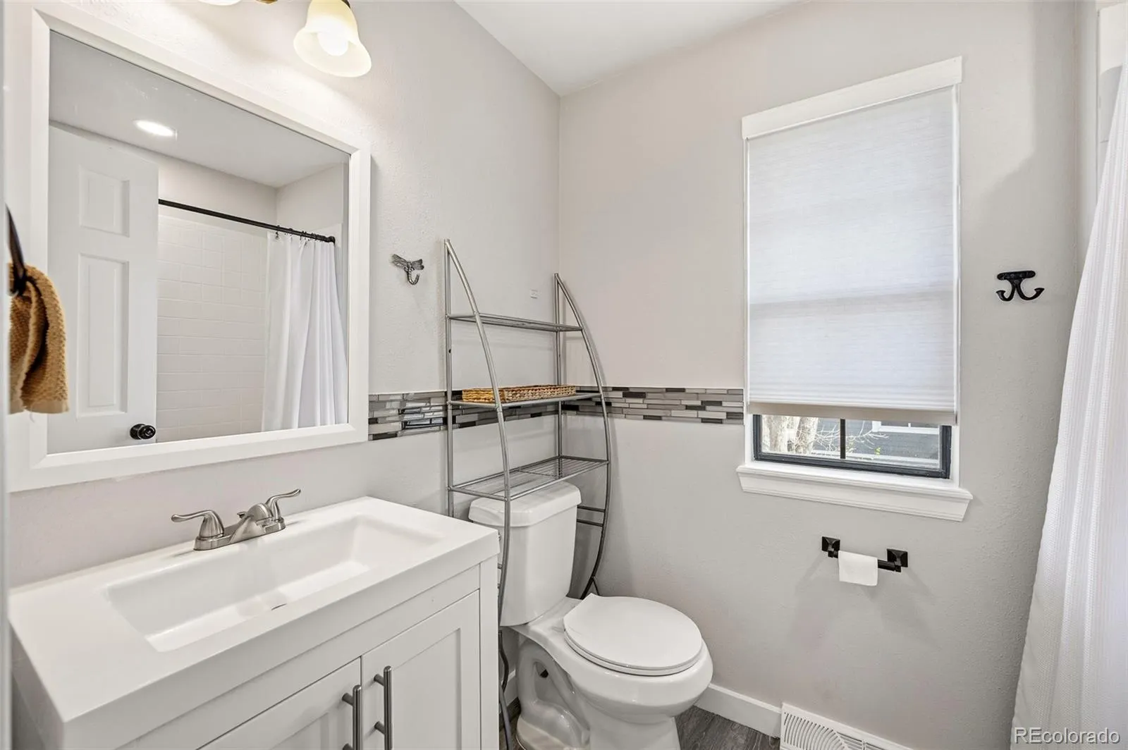 04102026165508 1600 24