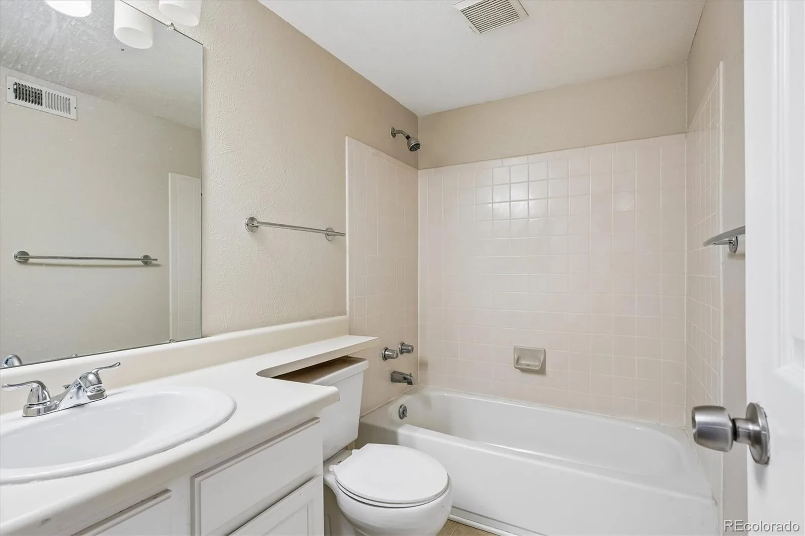 13843 E Lehigh Avenue #B Aurora CO 80014 | MLS #REC2535319 07242026144434 1600 16