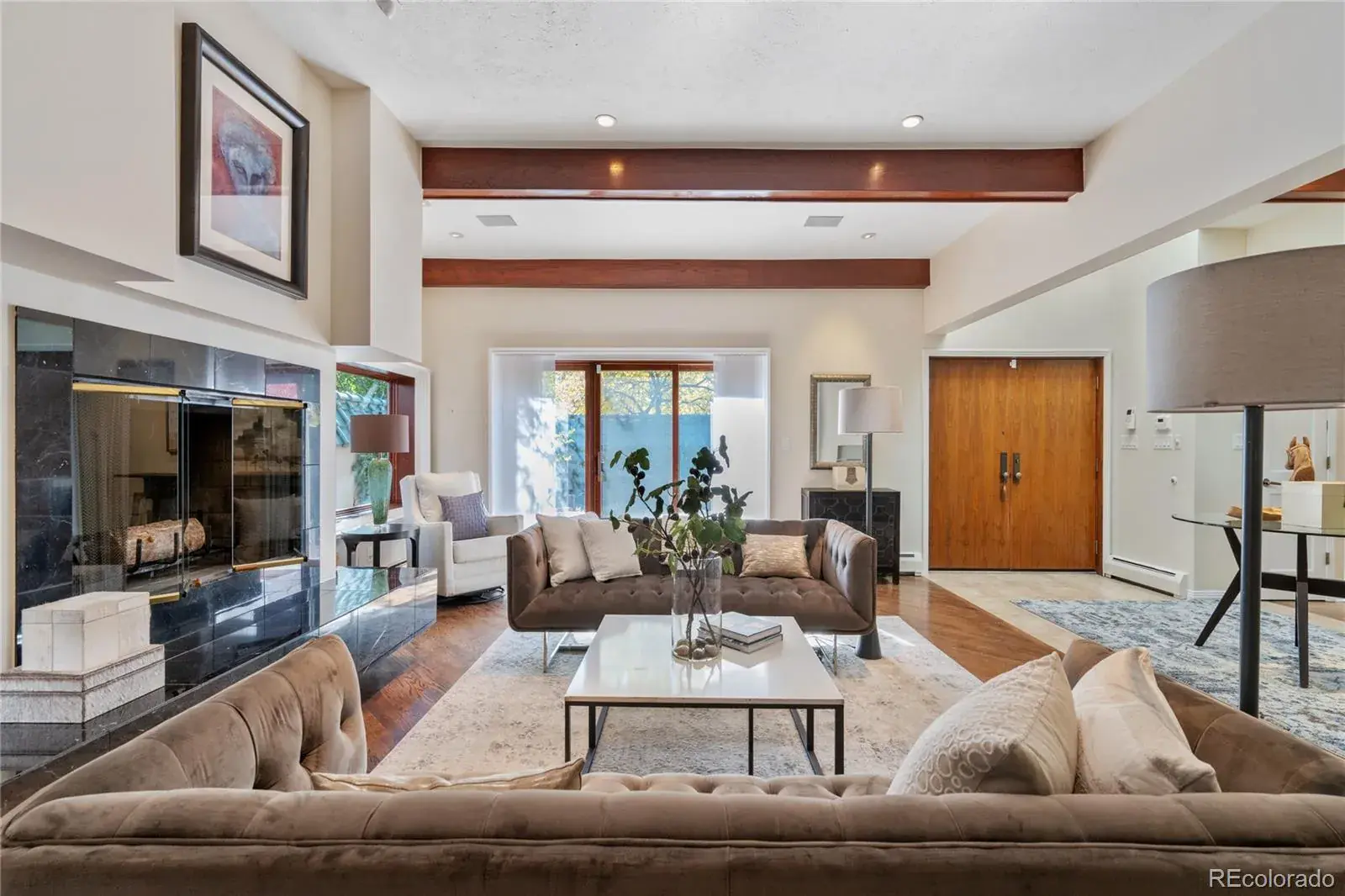 12042025002339 1600 0