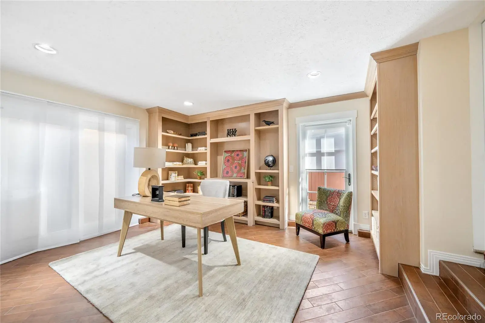 12042025002339 1600 15