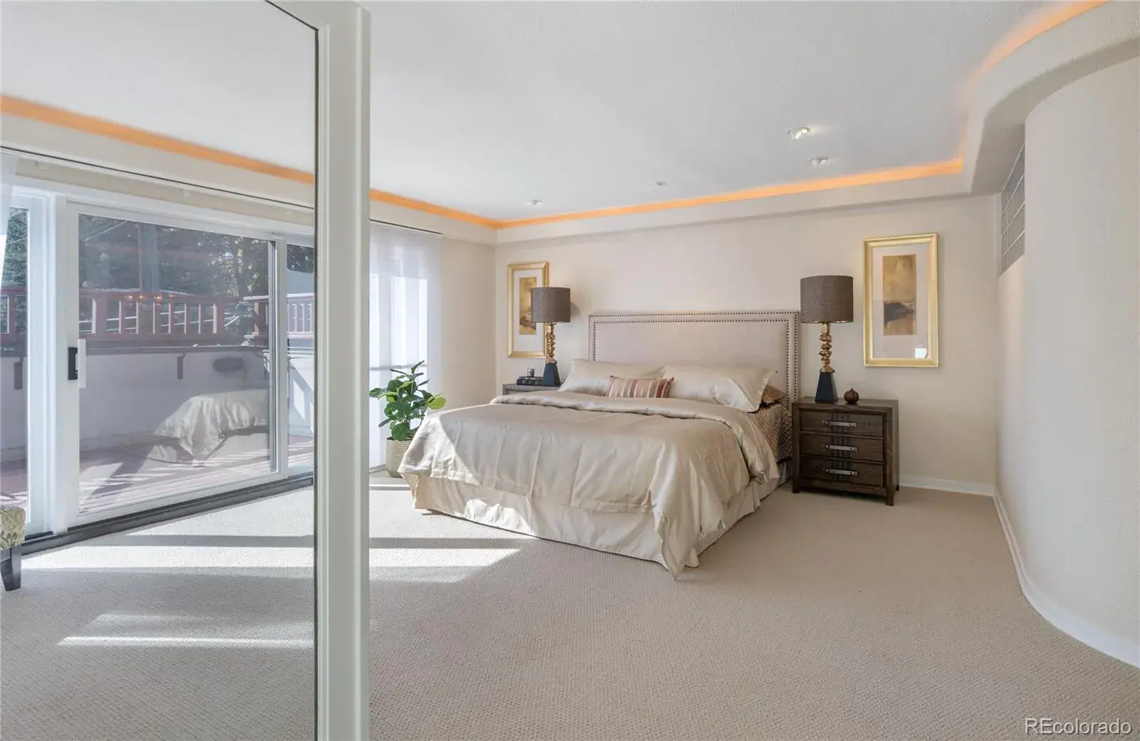 12042025002339 1600 23