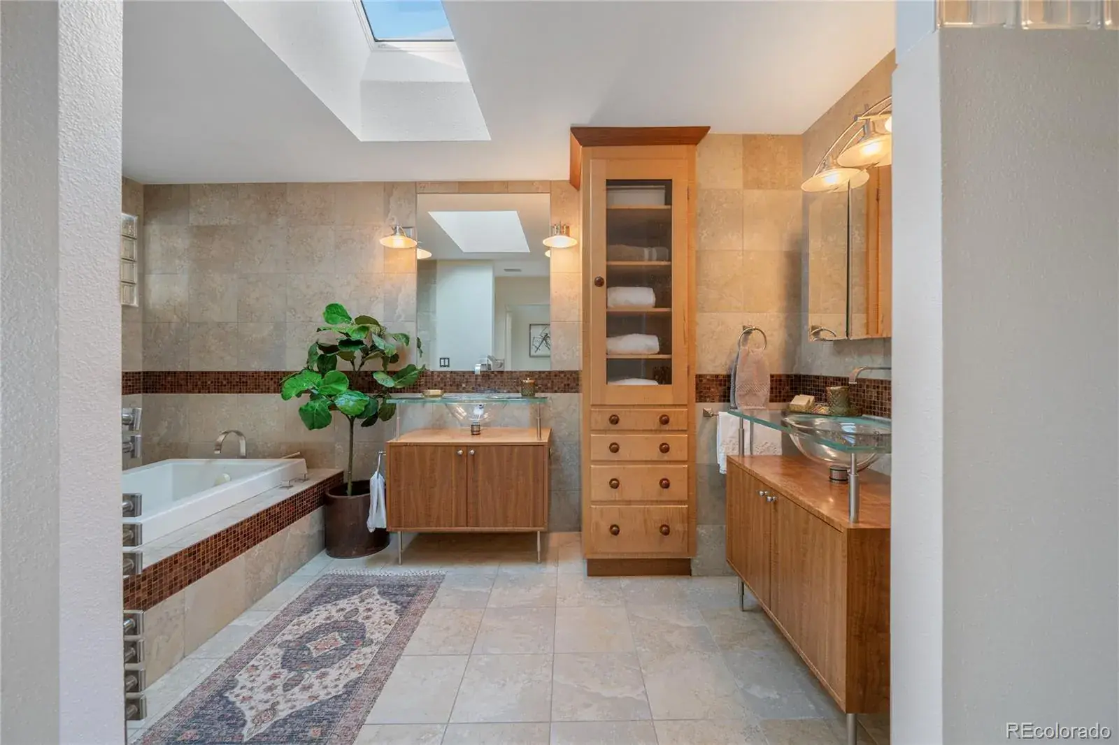 12042025002339 1600 28