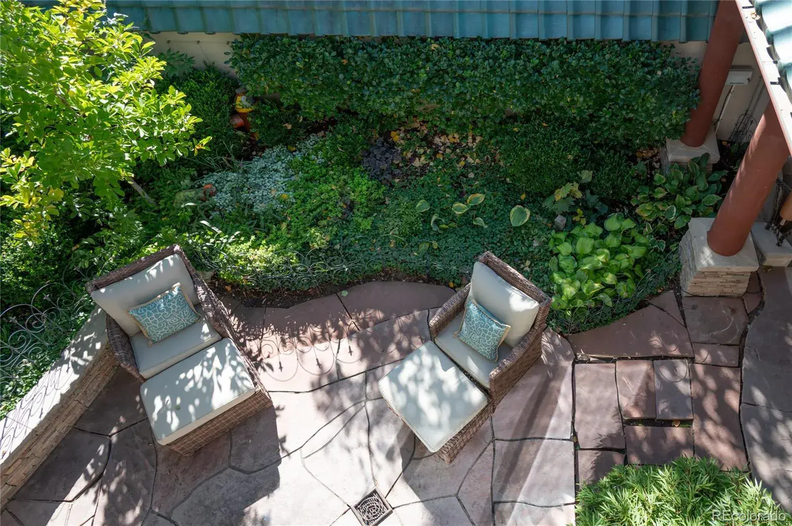 12042025002339 1600 35