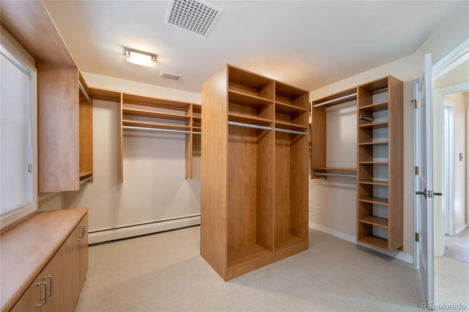 12042025002339 1600 36