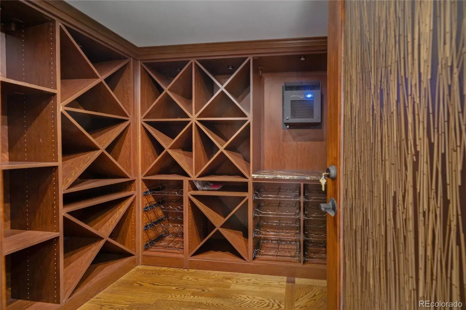 12042025002339 1600 43