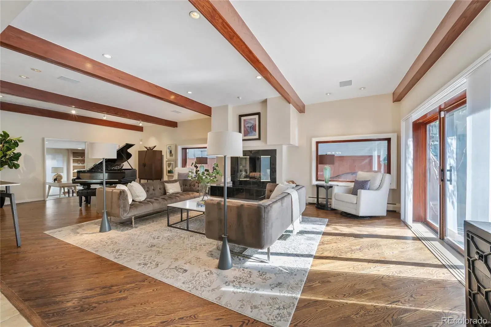 12042025002339 1600 6