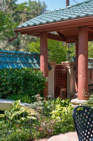 12042025002339 640 46