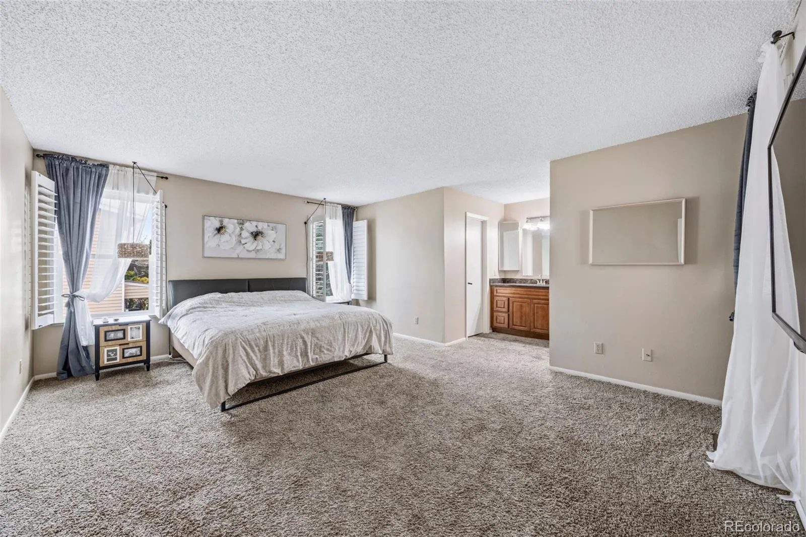 2496 S Vaughn Way #D Aurora CO 80014 MLS #REC2538459 05022026055739 1600 26