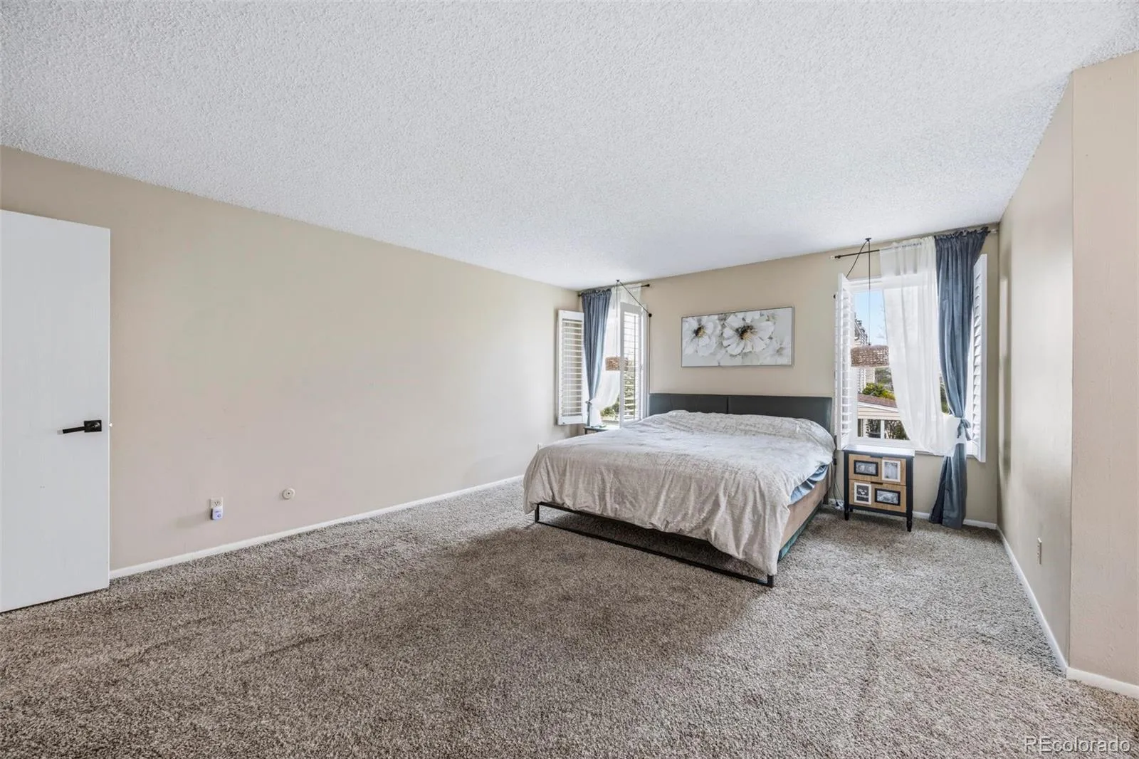 2496 S Vaughn Way #D Aurora CO 80014 MLS #REC2538459 05022026055739 1600 27