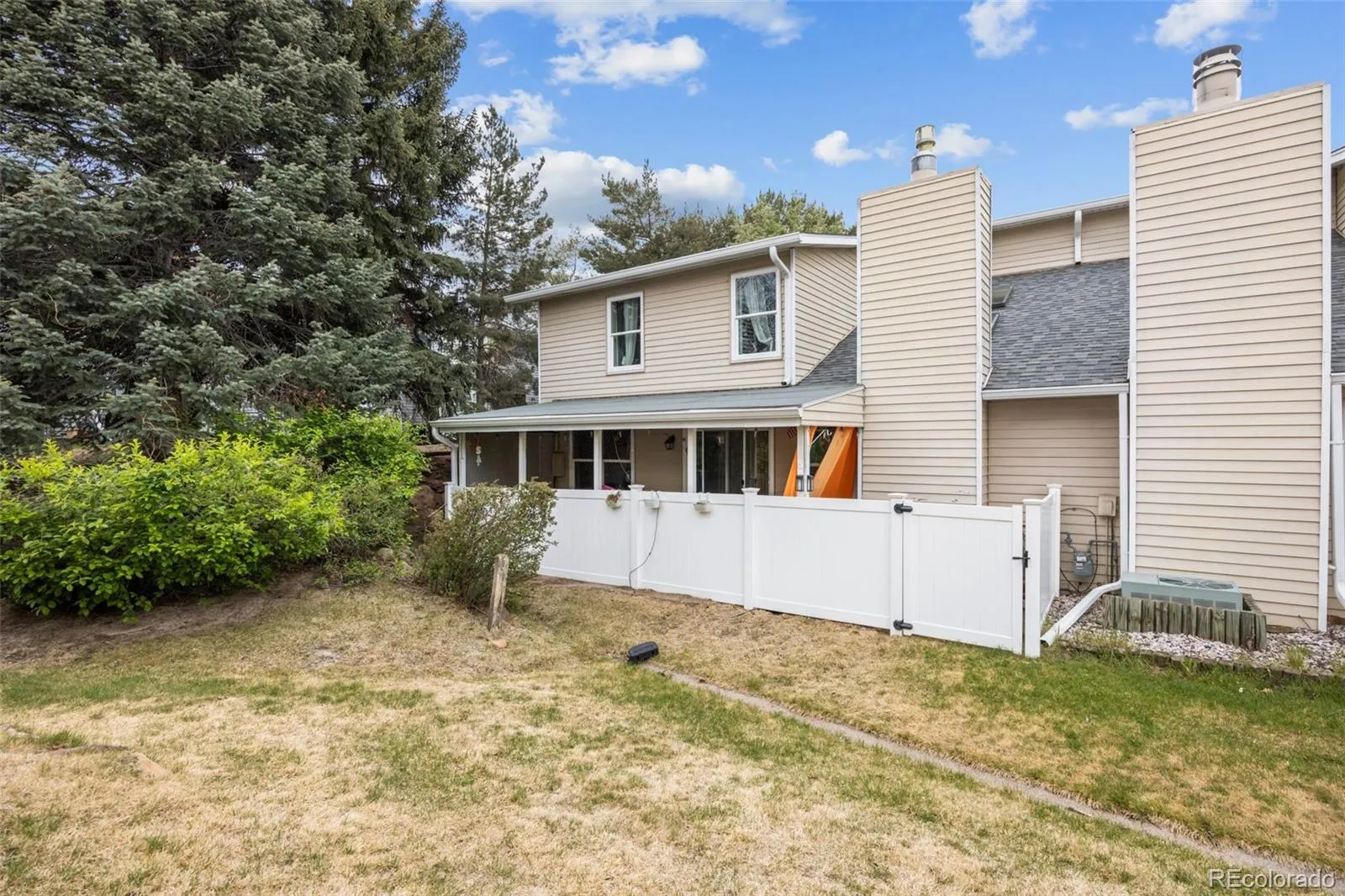 2496 S Vaughn Way #D Aurora CO 80014 MLS #REC2538459 05022026055739 1600 39