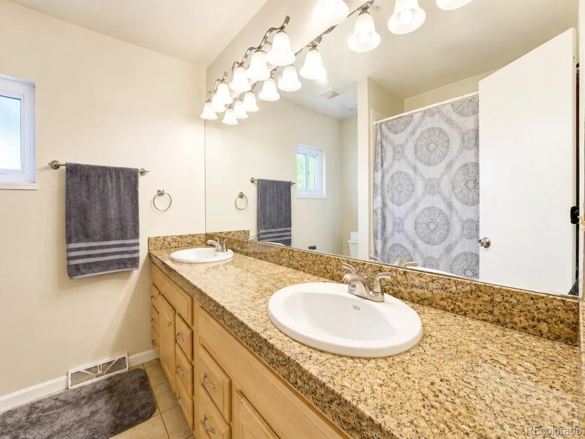 205 S Tucson Circle Aurora CO 80012 | MLS #REC2539068 08262026213937 1200 16