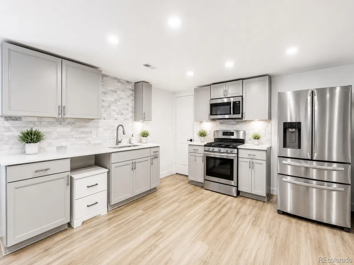205 S Tucson Circle Aurora CO 80012 | MLS #REC2539068 08262026213937 1200 32