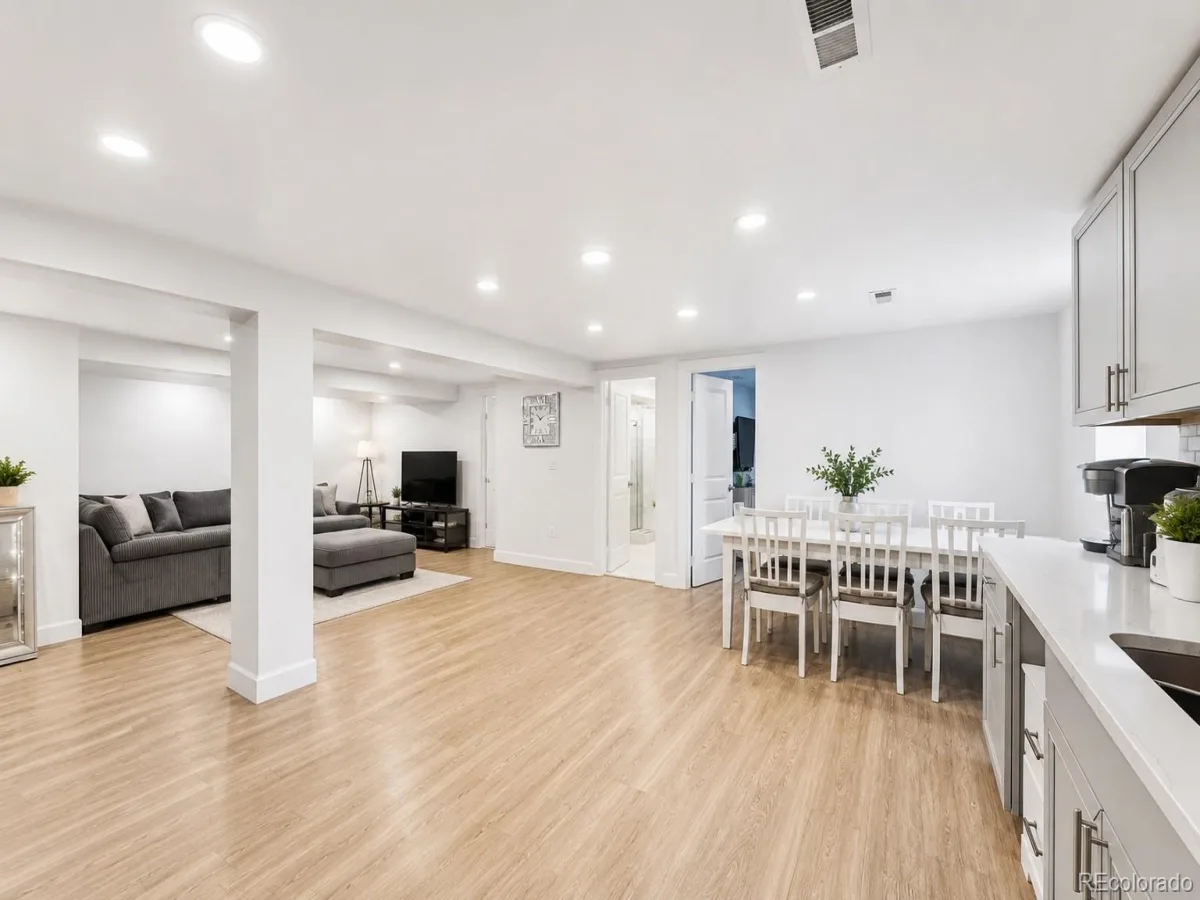 205 S Tucson Circle Aurora CO 80012 | MLS #REC2539068 08262026213937 1200 33