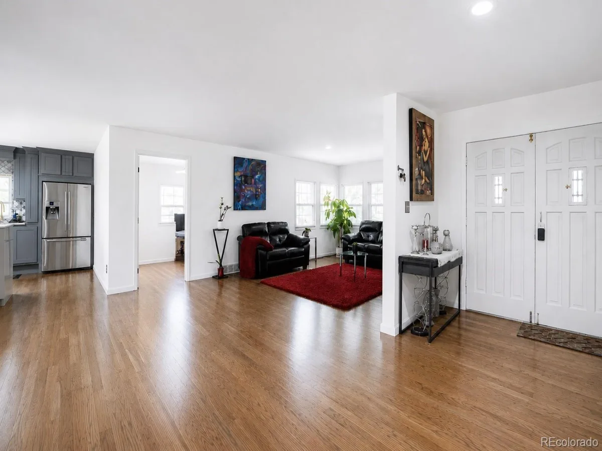 205 S Tucson Circle Aurora CO 80012 | MLS #REC2539068 08262026213937 1200 4