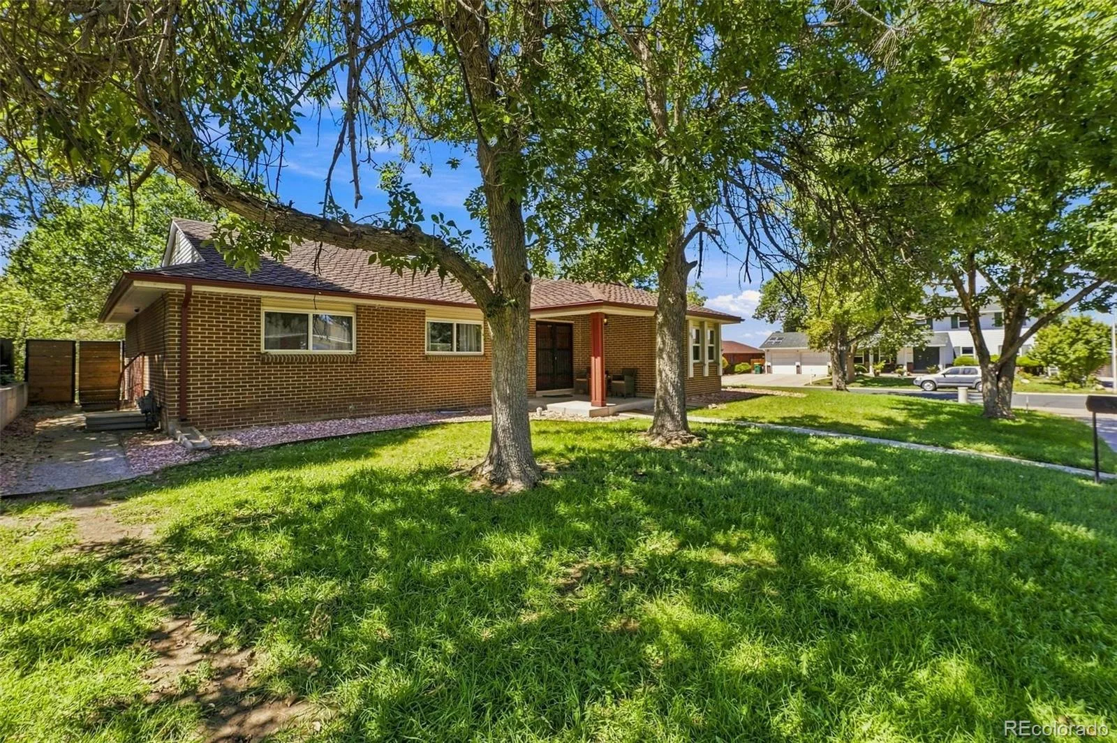 205 S Tucson Circle Aurora CO 80012 | MLS #REC2539068 08262026213937 1600 36