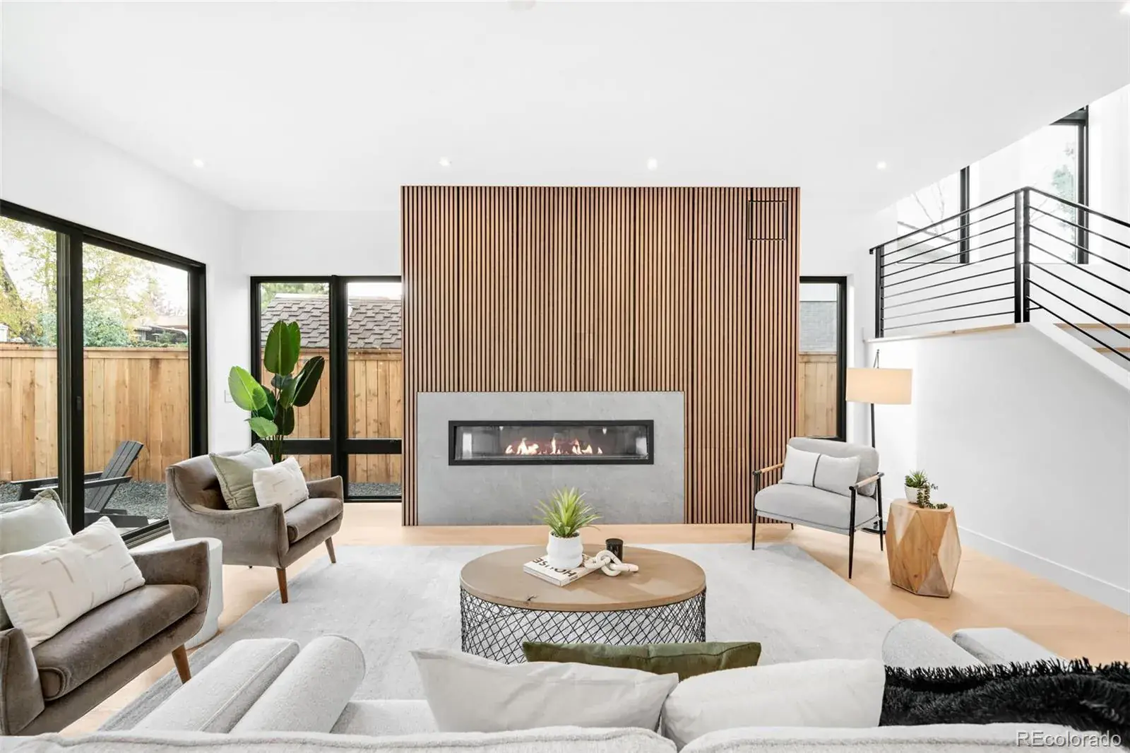 11042025005247 1600 1