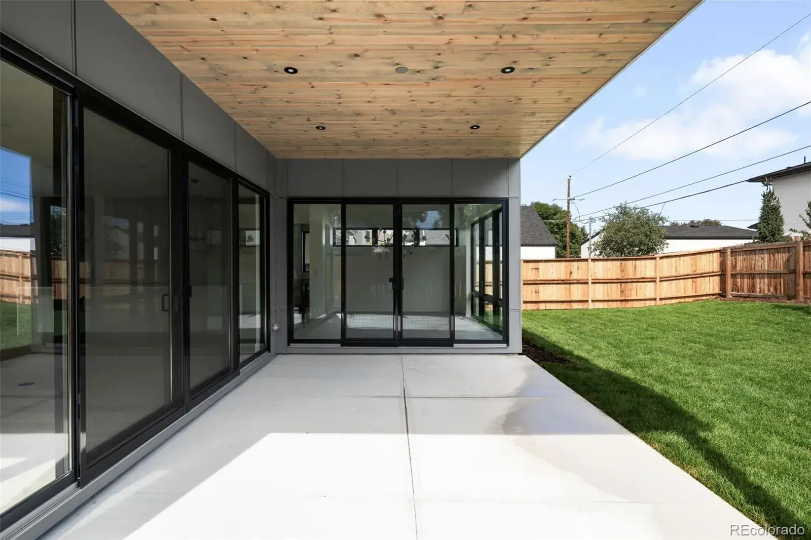 11042025005247 1600 18