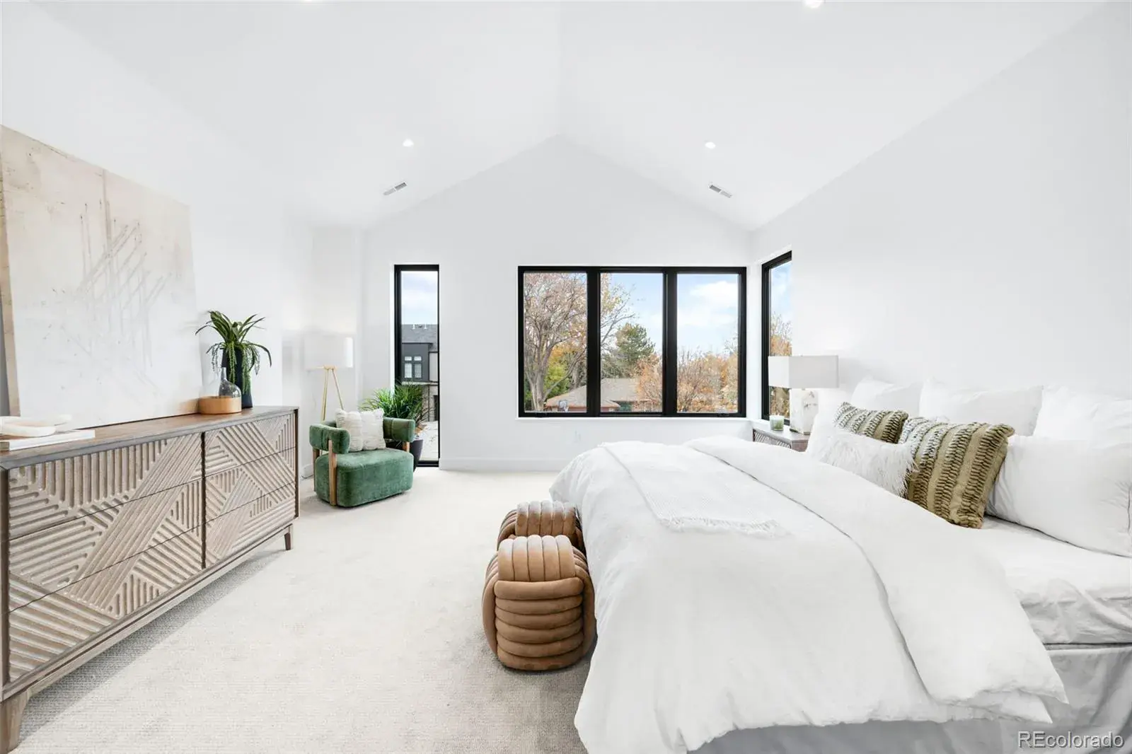 11042025005247 1600 21