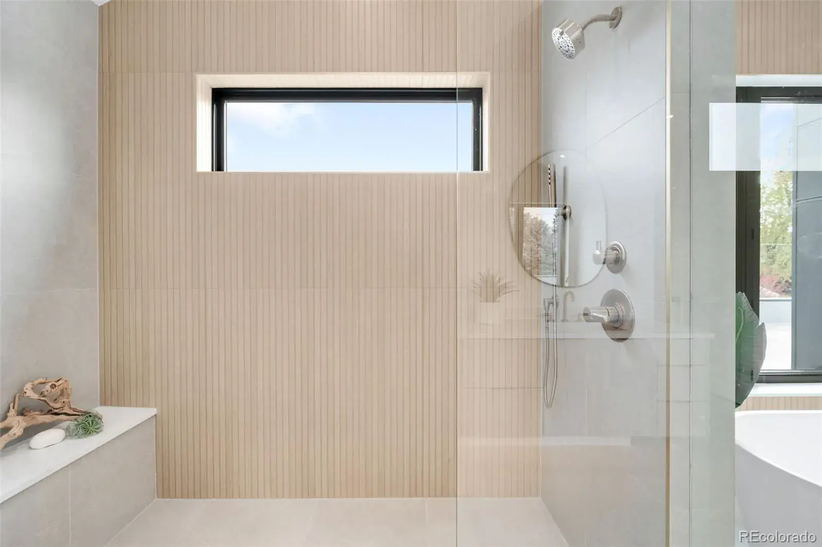 11042025005247 1600 23