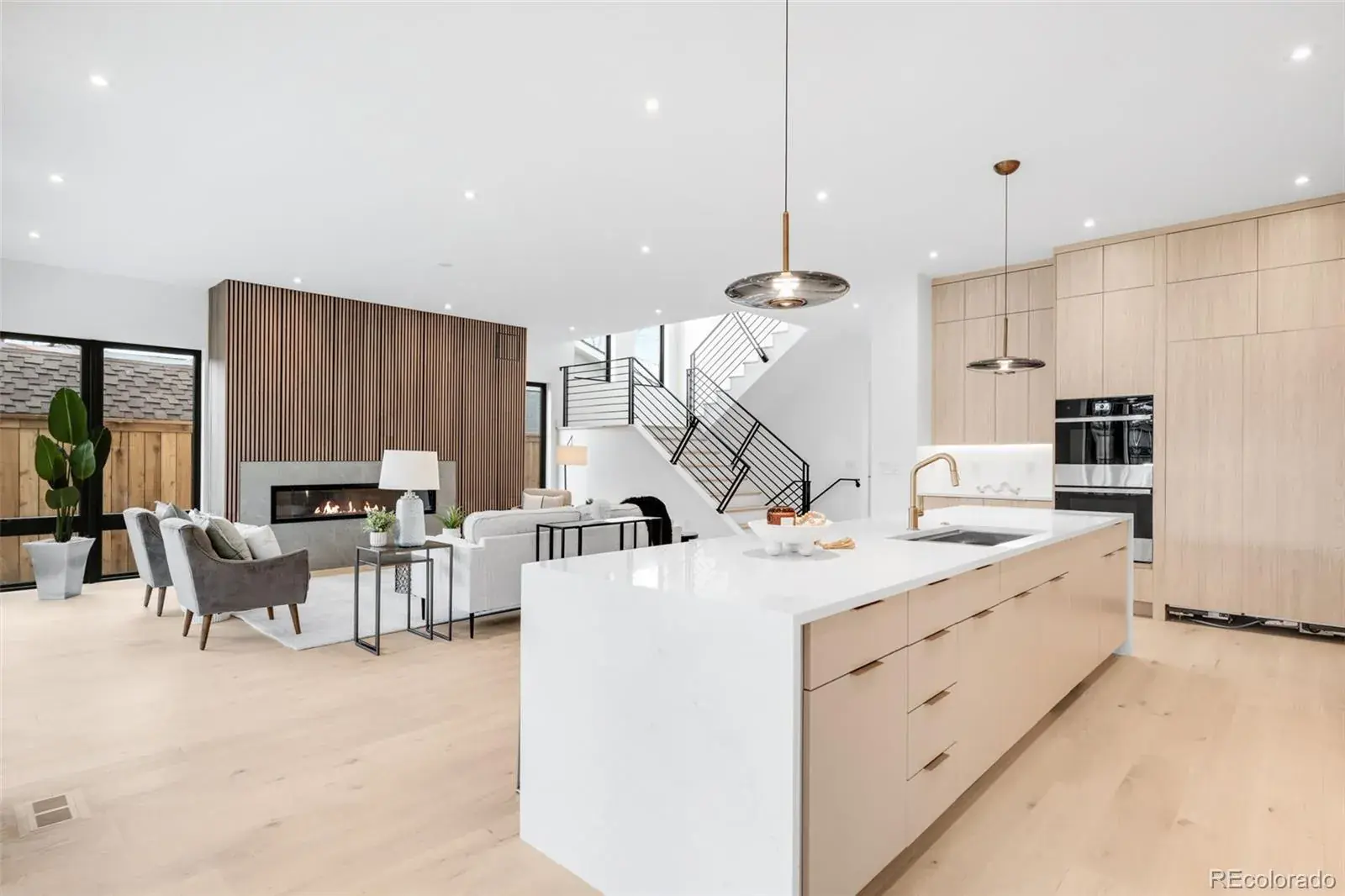 11042025005247 1600 5