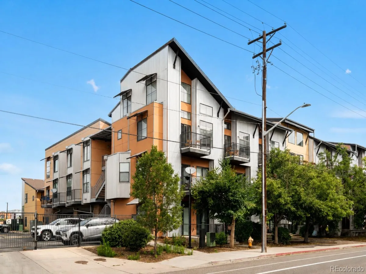 3149 Blake Street #202 Denver CO 80205 MLS #REC2542552 06162026050801 1200 1