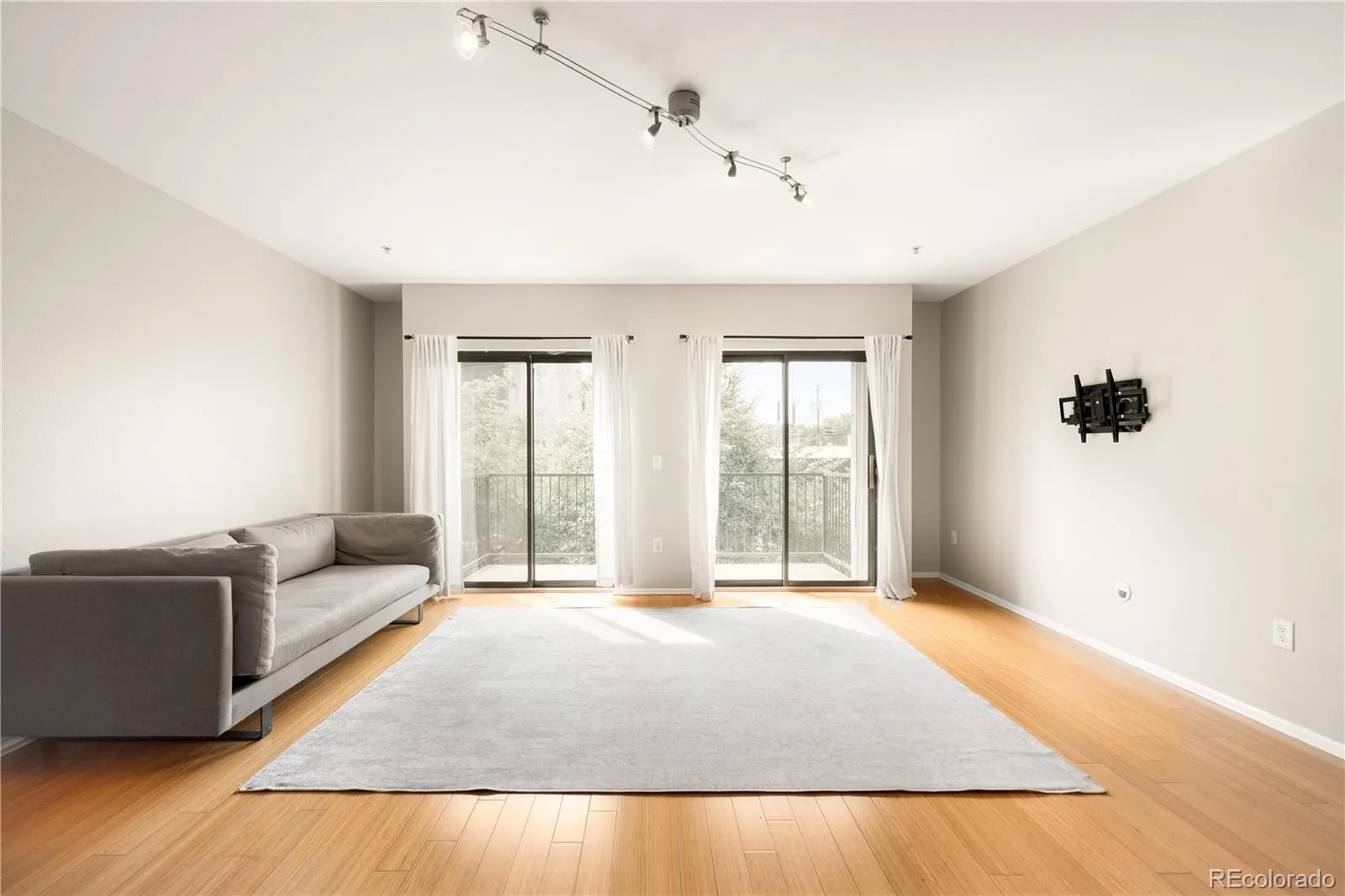 3149 Blake Street #202 Denver CO 80205 MLS #REC2542552 06162026050801 1600 13