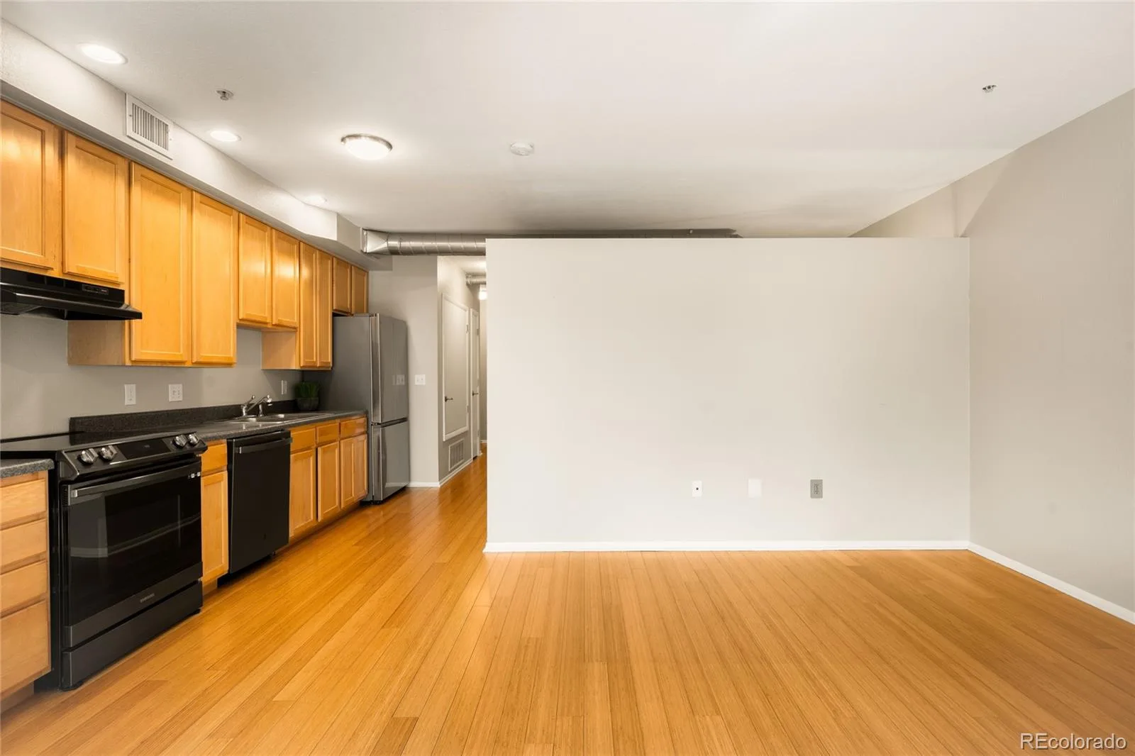 3149 Blake Street #202 Denver CO 80205 MLS #REC2542552 06162026050801 1600 15
