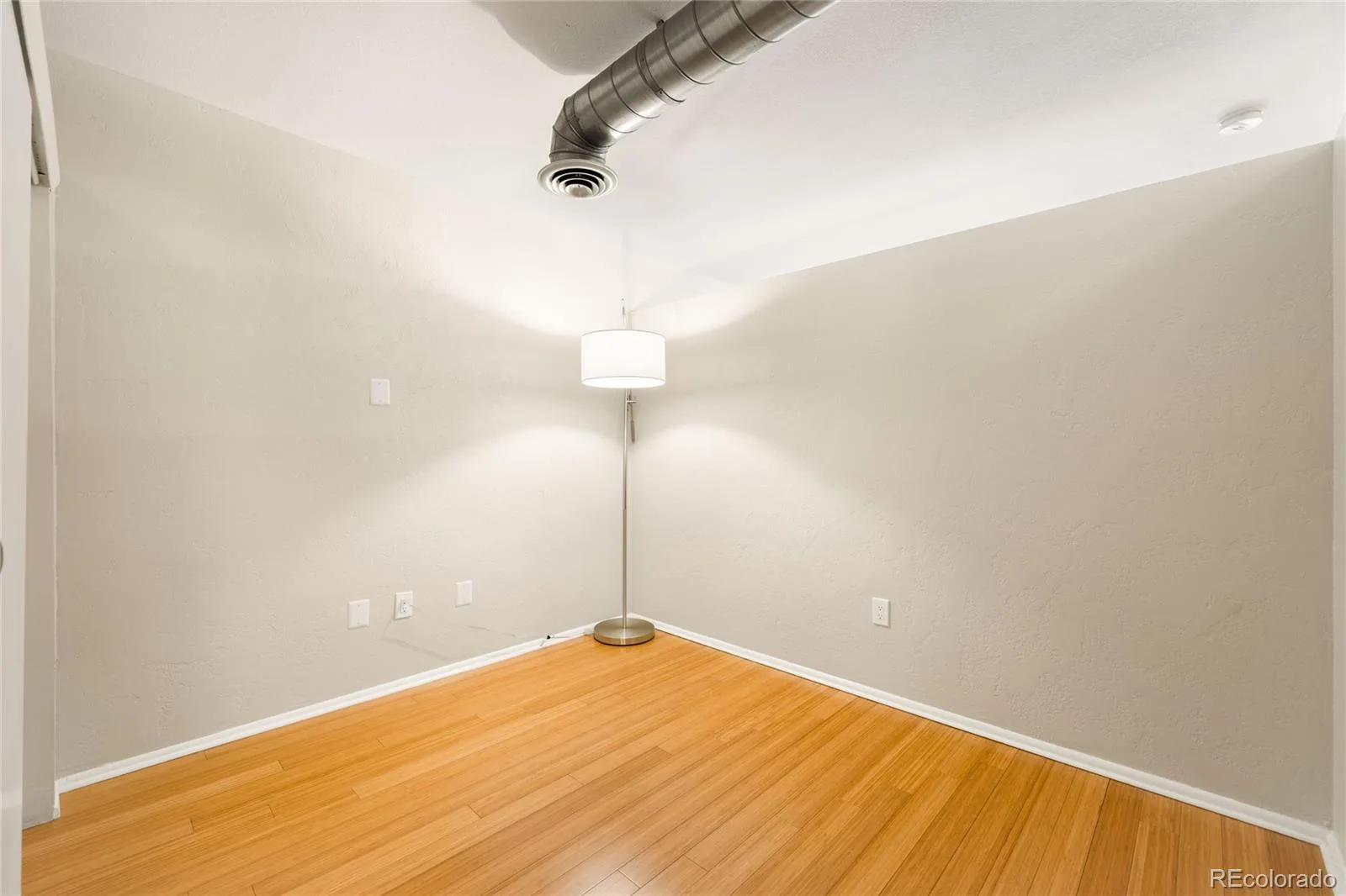 3149 Blake Street #202 Denver CO 80205 MLS #REC2542552 06162026050801 1600 17