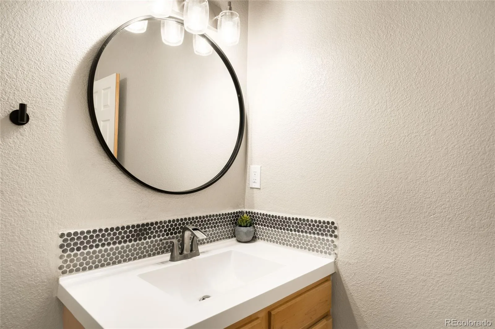 3149 Blake Street #202 Denver CO 80205 MLS #REC2542552 06162026050801 1600 18
