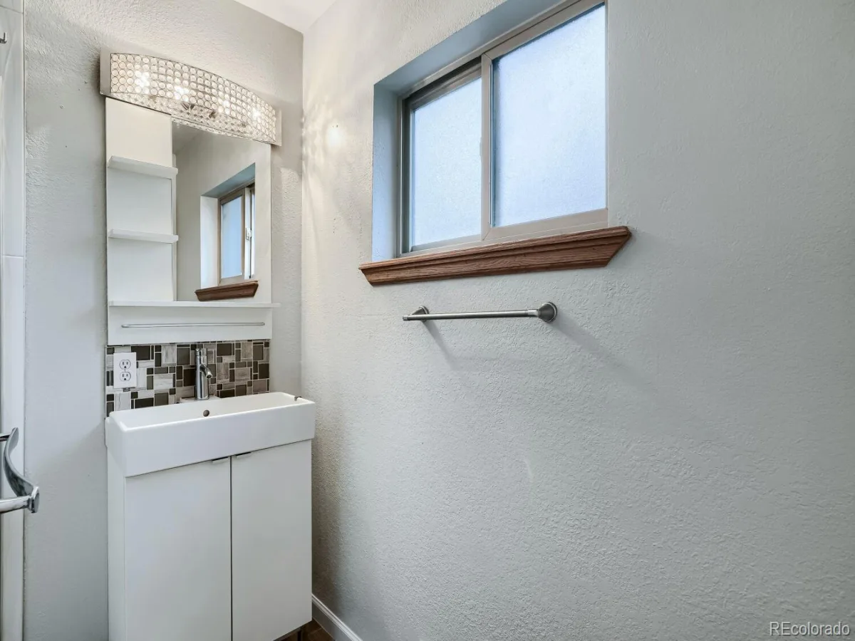 6115 Johnson Way Arvada CO 80004 MLS #REC2543281 06192026235314 1200 15