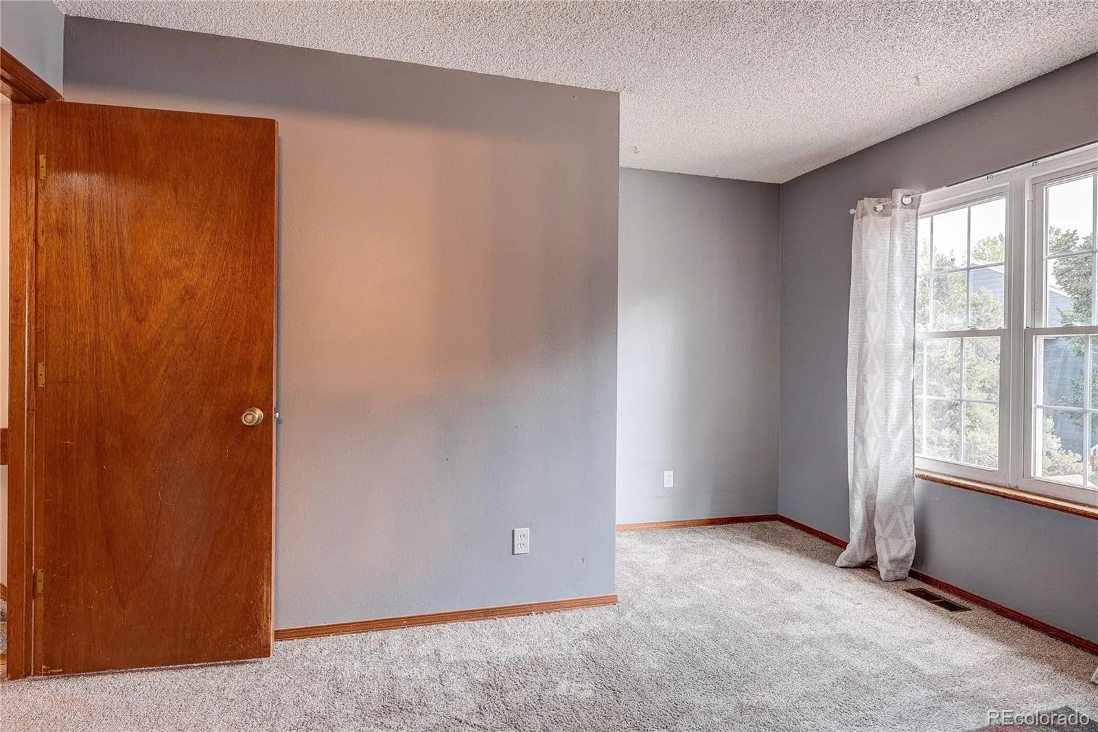 2054 S Balsam Street Lakewood CO 80227 | MLS #REC2543368 08152026164237 1600 19