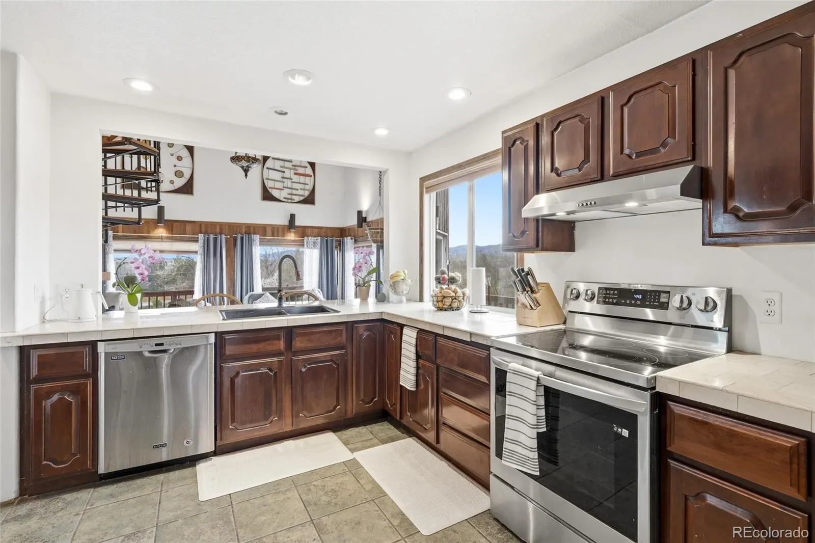 03292026101646 1600 12