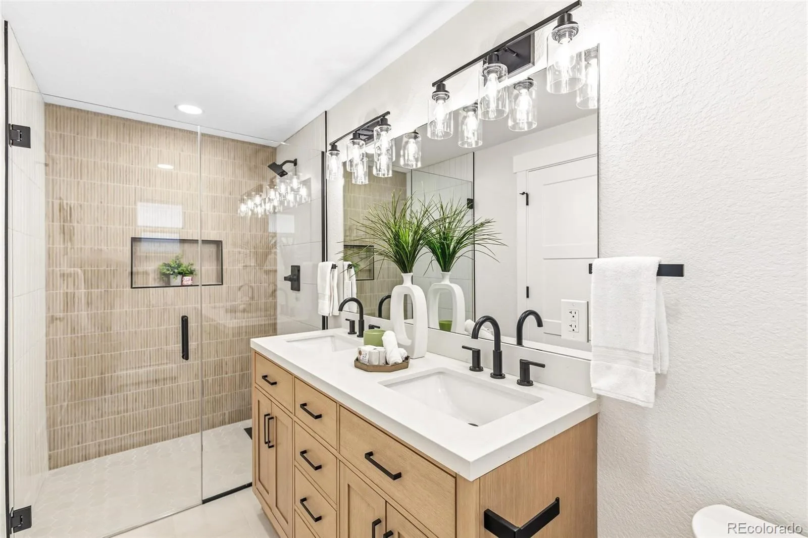 3100 W Denver Place Denver CO 80211 MLS #REC2546402 06232026201253 1600 24