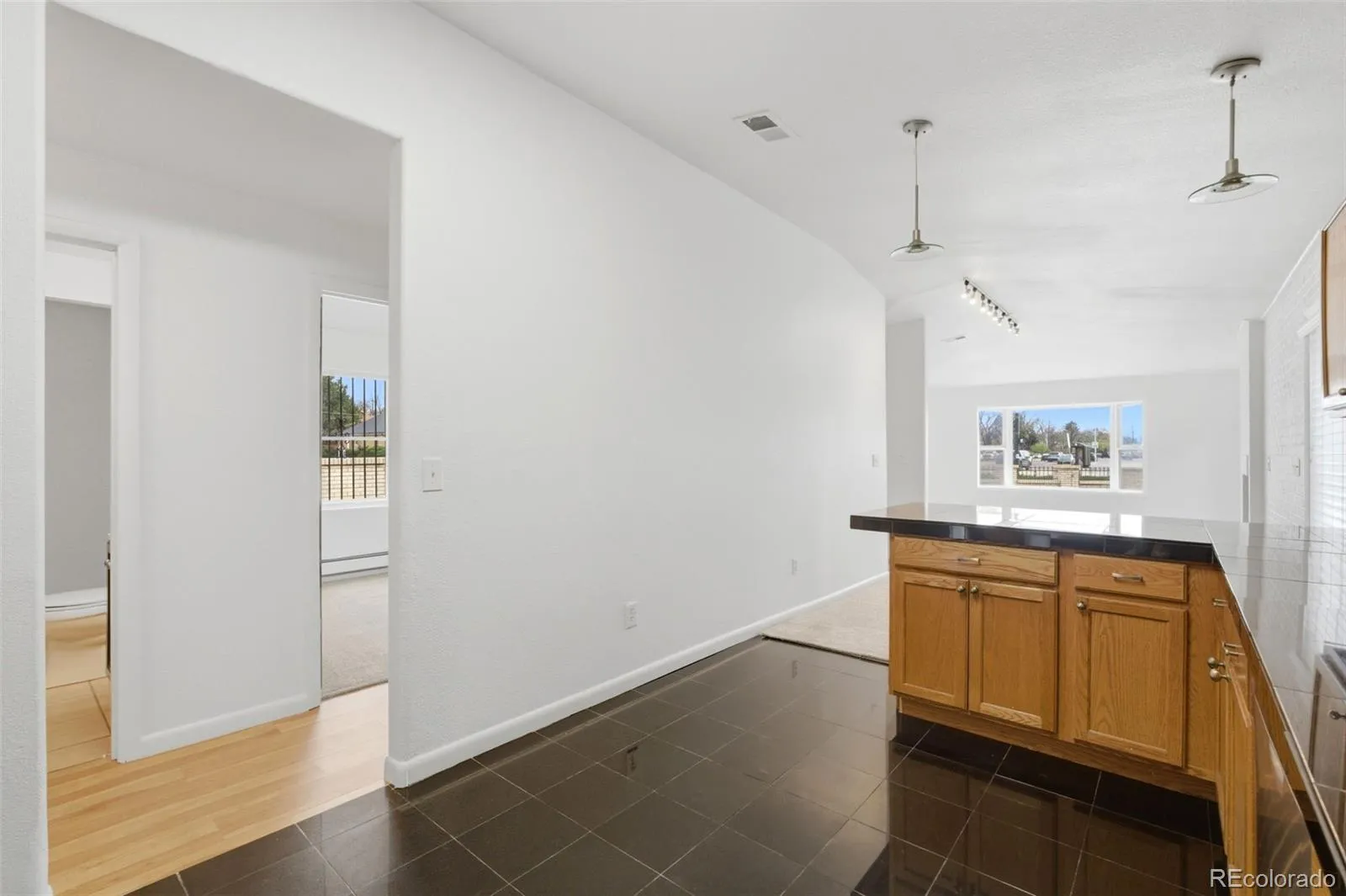 04012026025237 1600 7