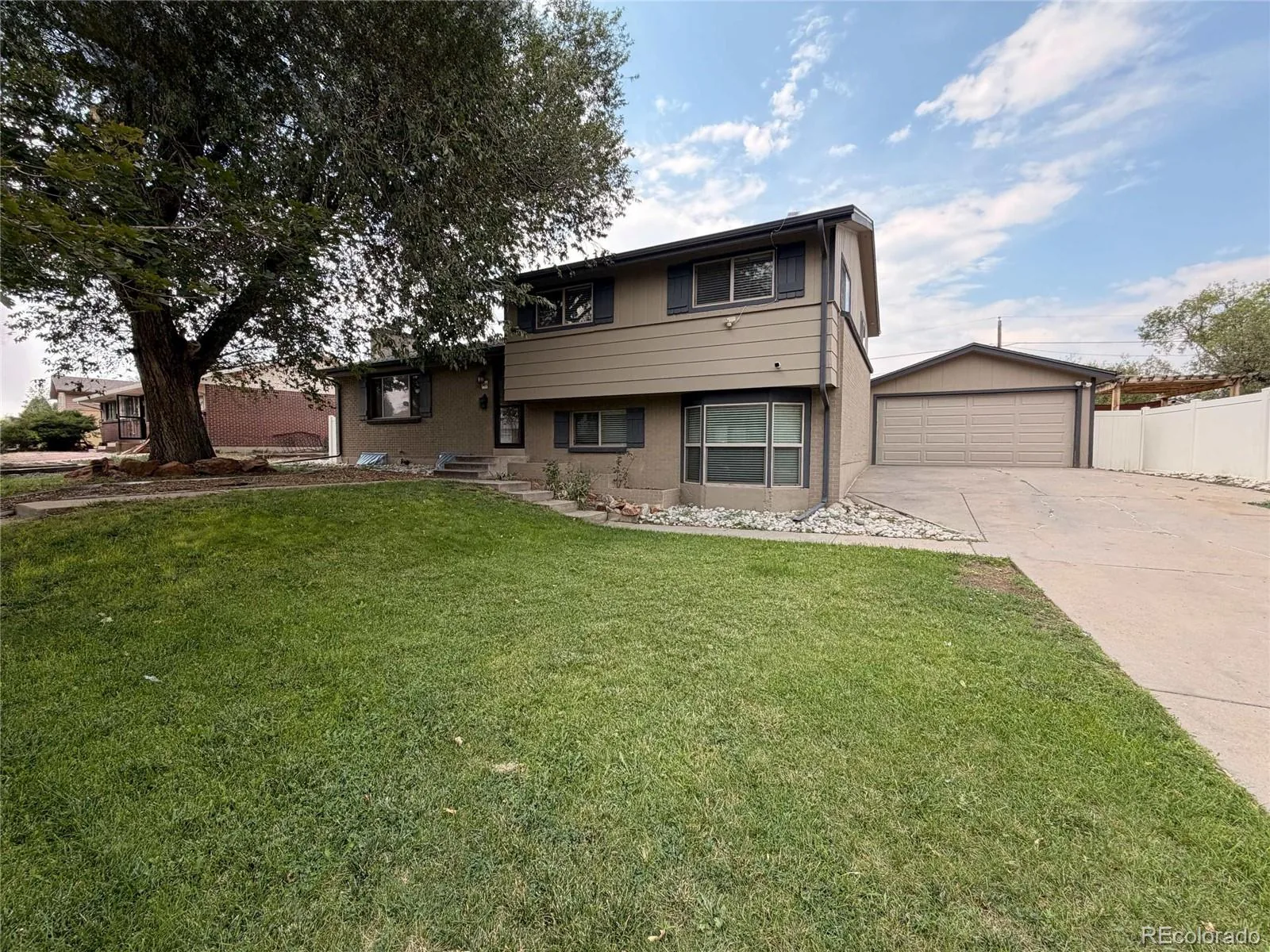 945 Dearborn Street Aurora CO 80011 | MLS #REC2550489 08252026215310 1600 1
