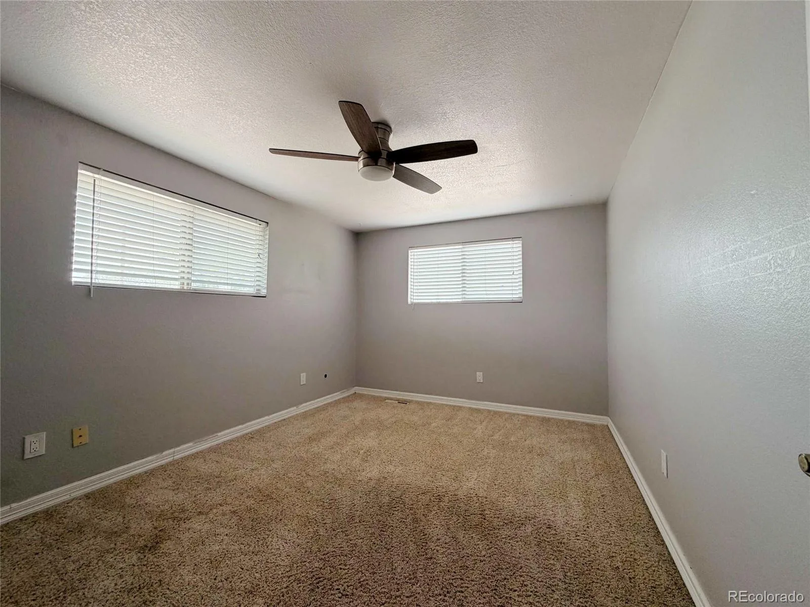 945 Dearborn Street Aurora CO 80011 | MLS #REC2550489 08252026215310 1600 18