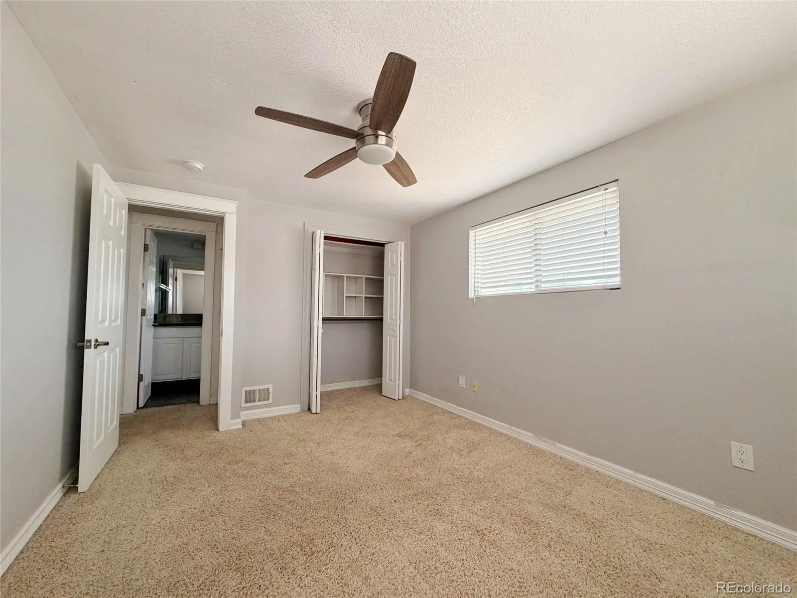 945 Dearborn Street Aurora CO 80011 | MLS #REC2550489 08252026215310 1600 19