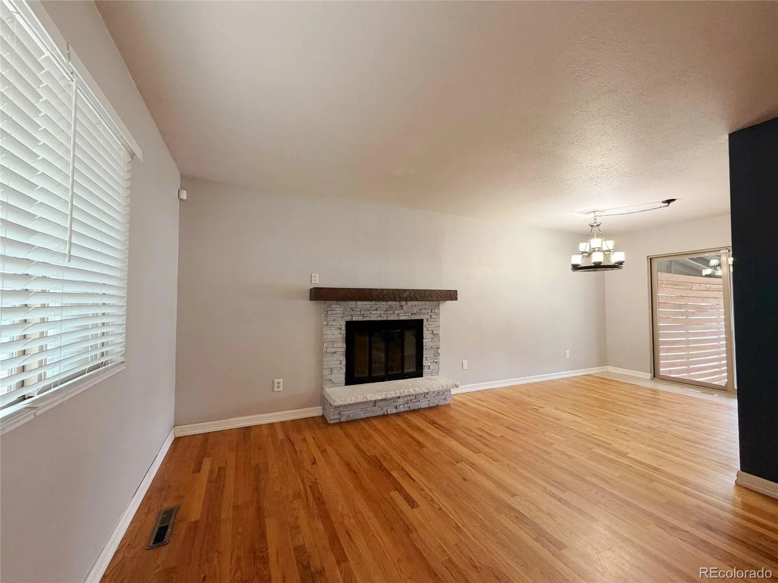 945 Dearborn Street Aurora CO 80011 | MLS #REC2550489 08252026215310 1600 3