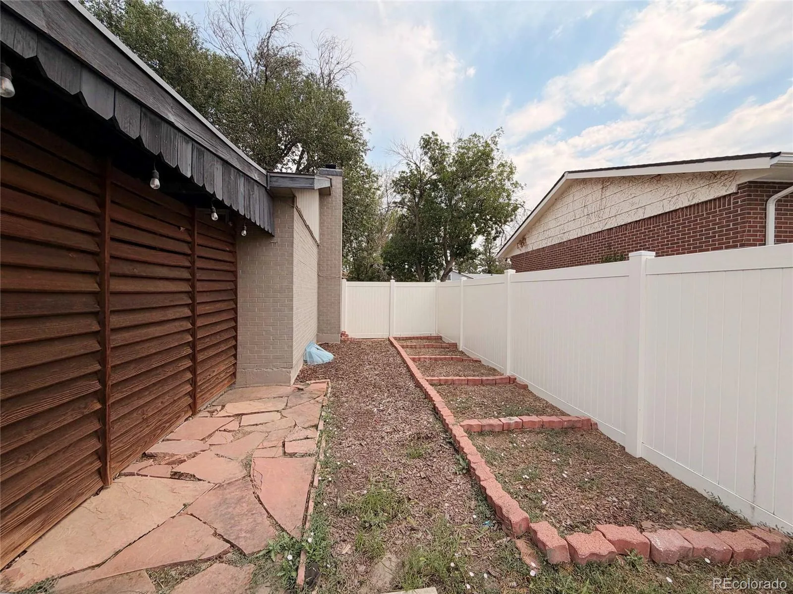 945 Dearborn Street Aurora CO 80011 | MLS #REC2550489 08252026215310 1600 35