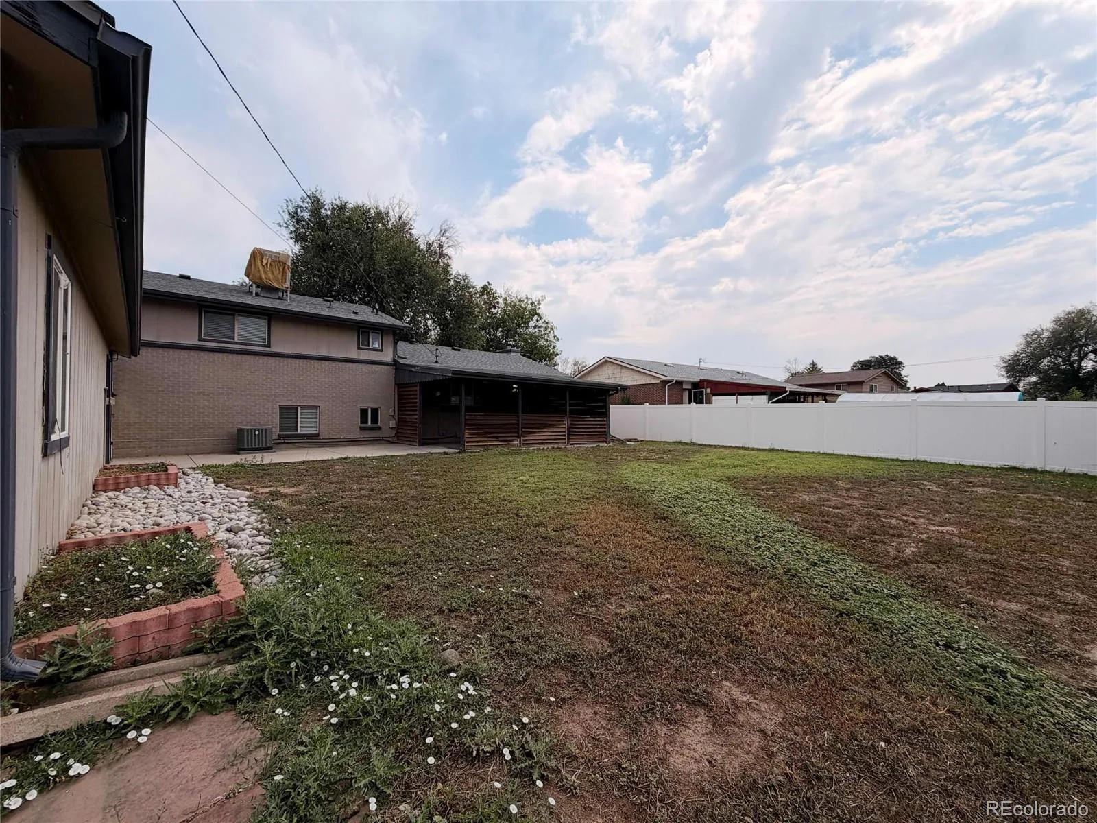 945 Dearborn Street Aurora CO 80011 | MLS #REC2550489 08252026215310 1600 40